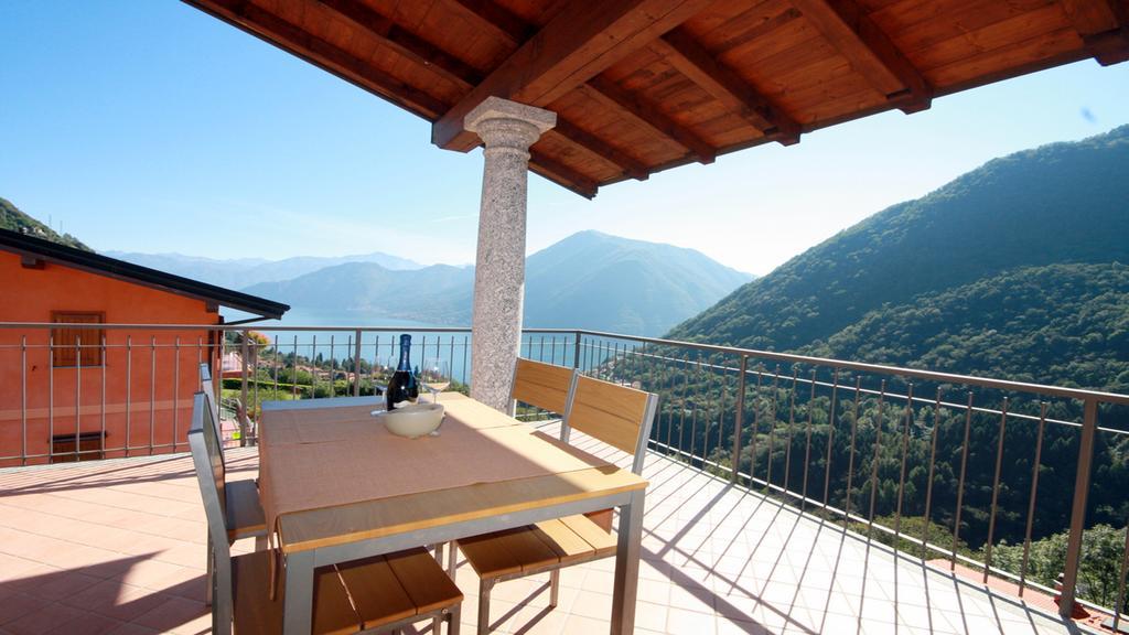 The Balcony On The Lake Dizzasco Exterior photo